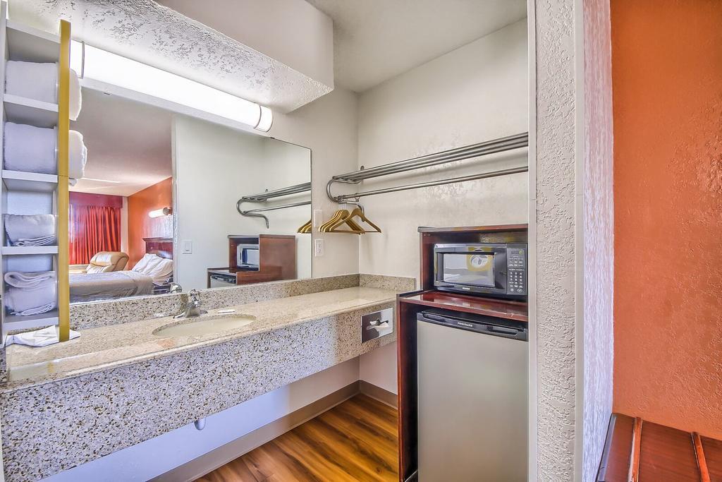 Hillcrest Inn&Suites Ozona Extérieur photo