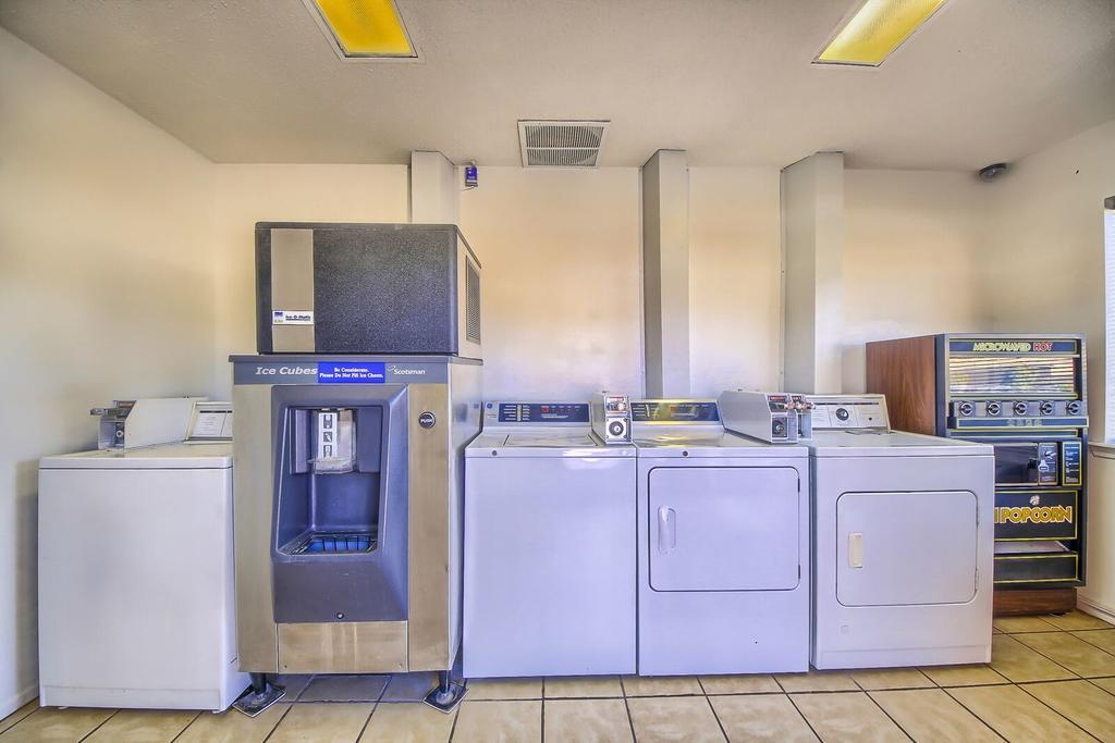 Hillcrest Inn&Suites Ozona Extérieur photo
